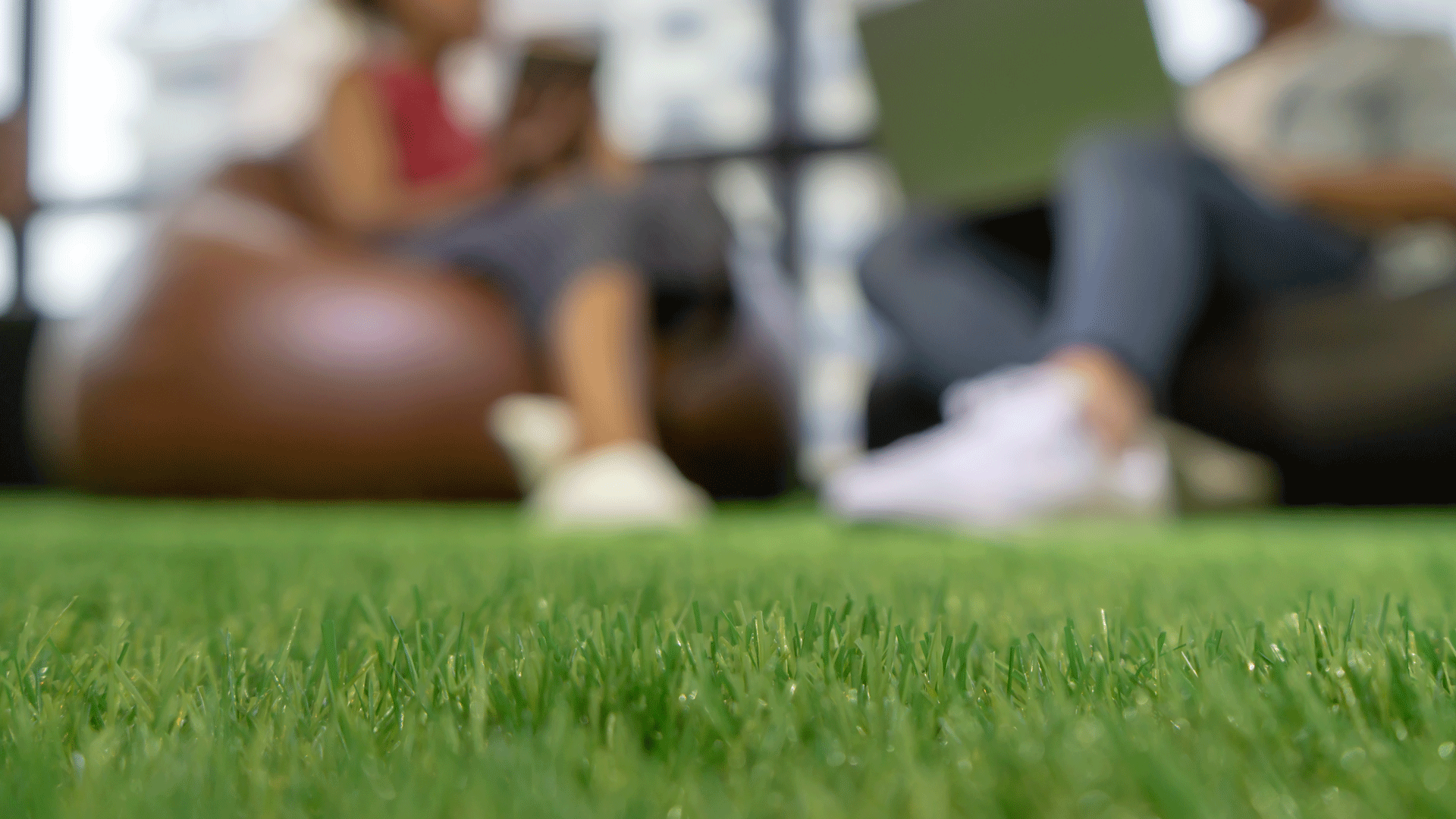 foreground-on-floor-and-blurred-view-of-people-2025-02-03-09-57-06-utc